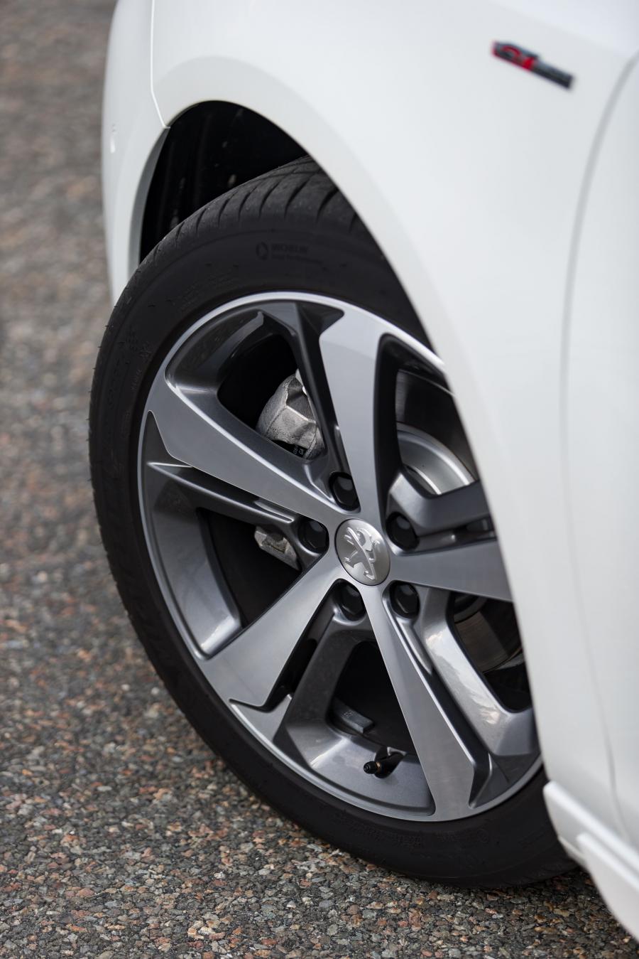 Колеса Peugeot 308 GT Line 2017 года  (WW) (фото 18 из 45)